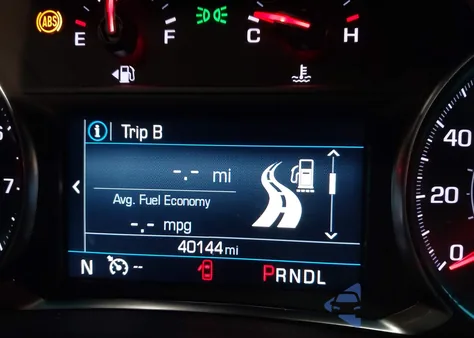 2023 Chevrolet Equinox Awd Lt z USA, uszkodzony, nr VIN 3GNAXUEG5PS215395